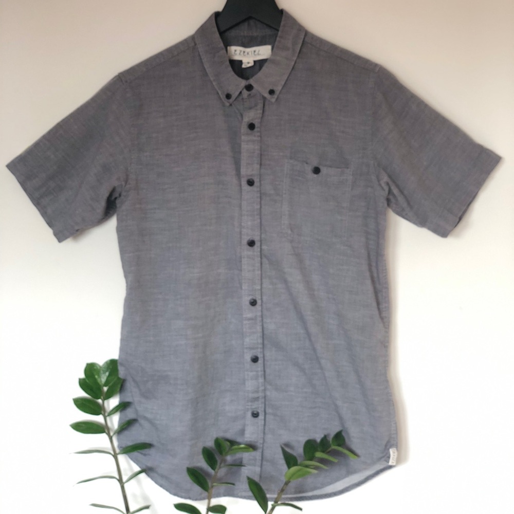 Ezekiel Men’s Short Sleeve Collared Button Down